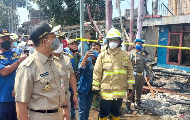 Kunjungi Pedagang Korban Kebakaran Pasar Gembrong Anies Nanti PD