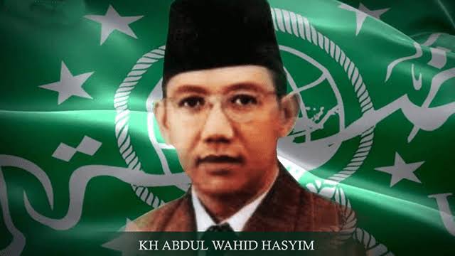 Paypoq kiygan qiz mashina yonida sikishadi