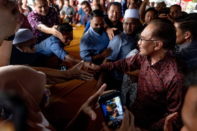 Pesan Anwar Ibrahim ke Para Menteri: Kalau Mau Kaya, Jadilah Pengusaha ...