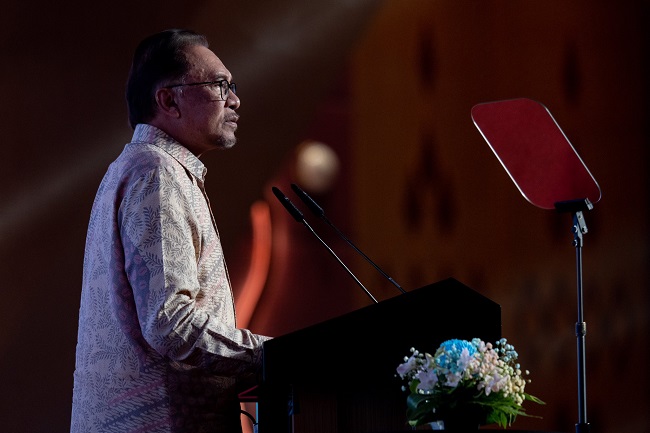 Al Qur An Dibakar Pm Anwar Ibrahim Perintahkan Menlunya Panggil Dubes