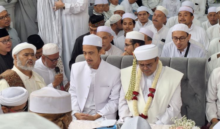 Didorong Ulama, Keluarga Dan Isyarat Mimpi Almarhum Istri Membuat Habib ...