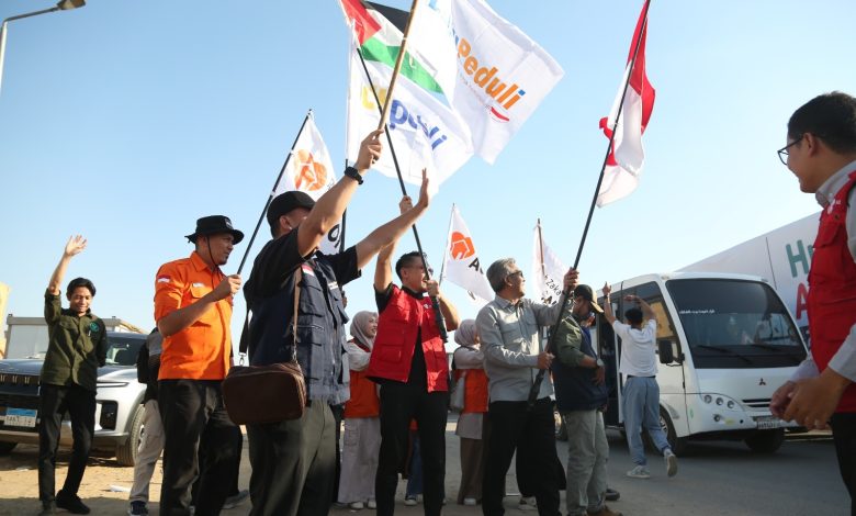 Pelepasan 24 truk bantuan kemanusiaan dari Indonesia untuk masyarakat Gaza, Senin (13/04).